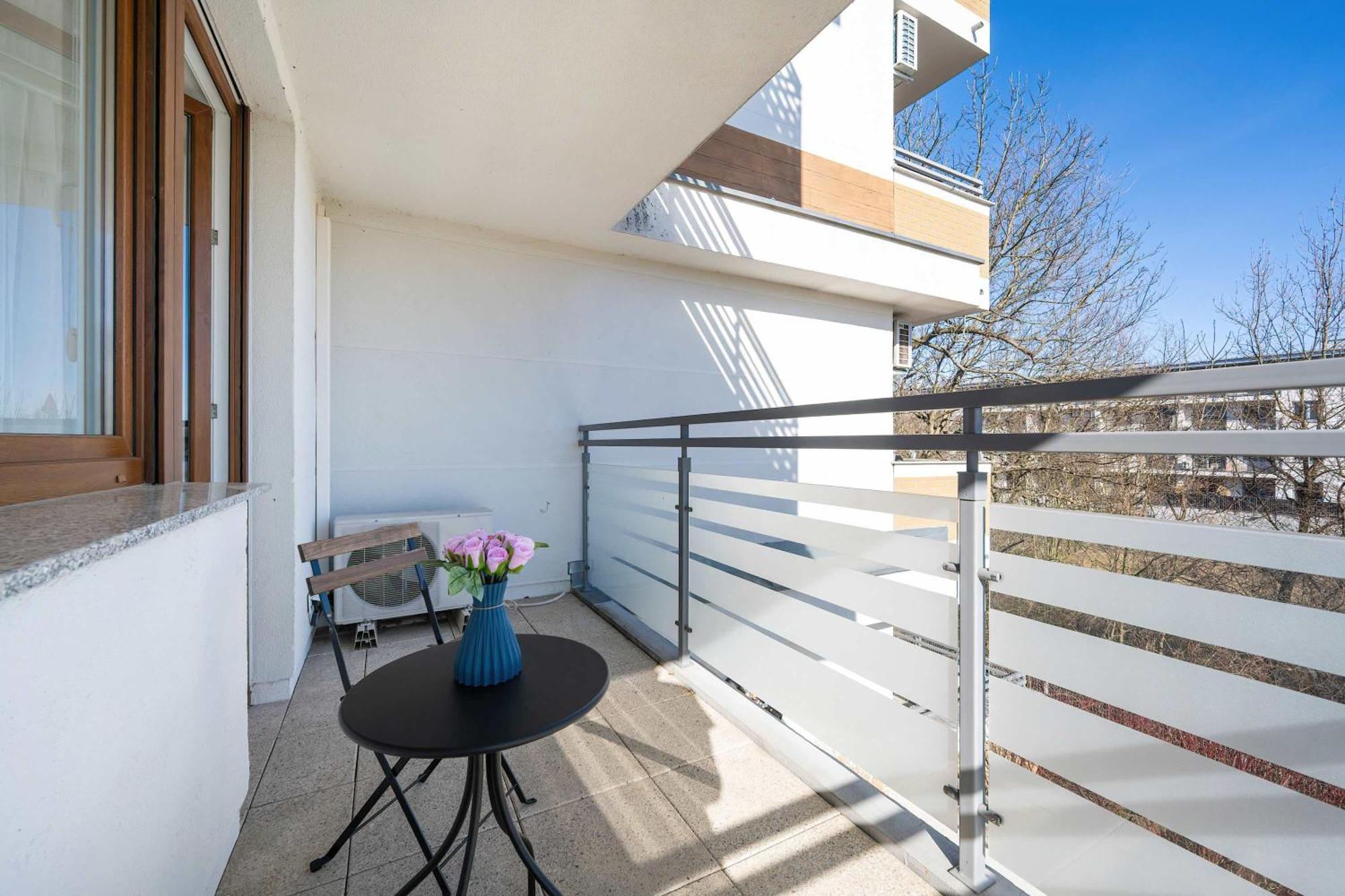 Wyjatkowy Apartament Z Parkingiem By Noclegi Renters Breslavia Exterior foto